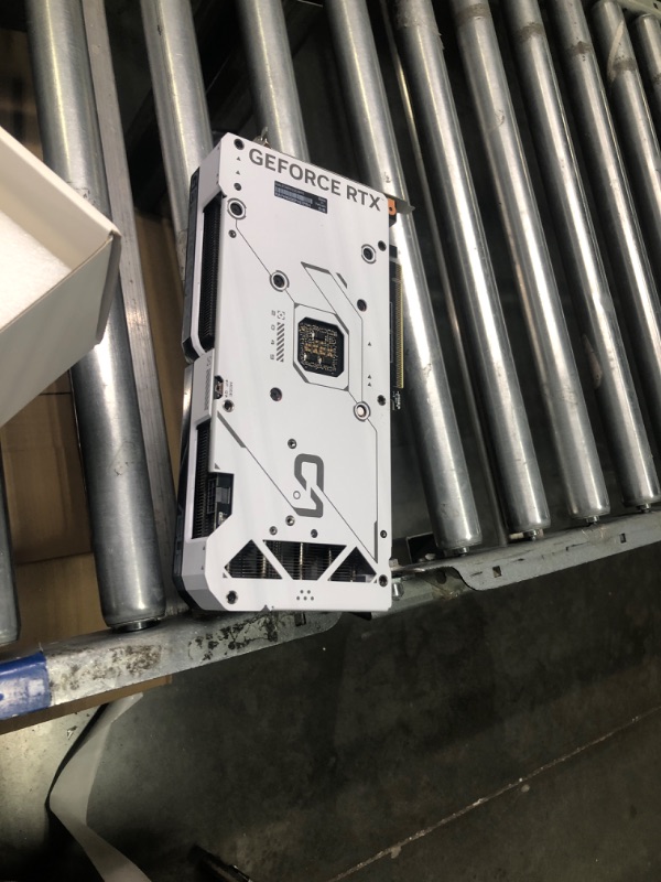 Photo 1 of ASUS Dual GeForce RTX™ 4070 White OC Edition 12GB GDDR6X (PCIe 4.0, 12GB GDDR6X, DLSS 3, HDMI 2.1, DisplayPort 1.4a, 2.56-Slot Design, Axial-tech Fan Design, 0dB Technology, and More) White DUAL-RTX4070-O12G-WHITE