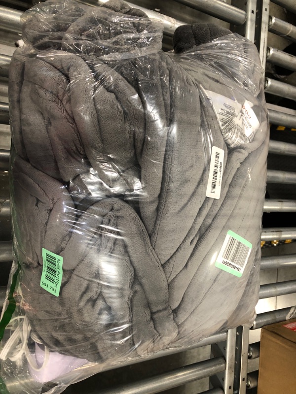 Photo 2 of [New Launch] Bearhug Electric Blanket King Size 100" x 90", Dual Controllers Heated Blanket, Velvet/Sherpa, 10-Heating Level & 1-12H Auto Off, Over-Heat Protect, ETL, Machine Washable King Size 100" × 90" Gray-velvet & Sherpa 
 **dont heat up**