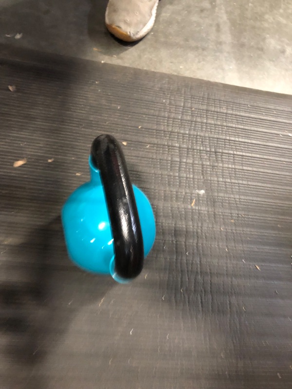 Photo 2 of Amazon Basics Vinyl Coated Cast Iron Kettlebell Weight 40lb Kettlebell