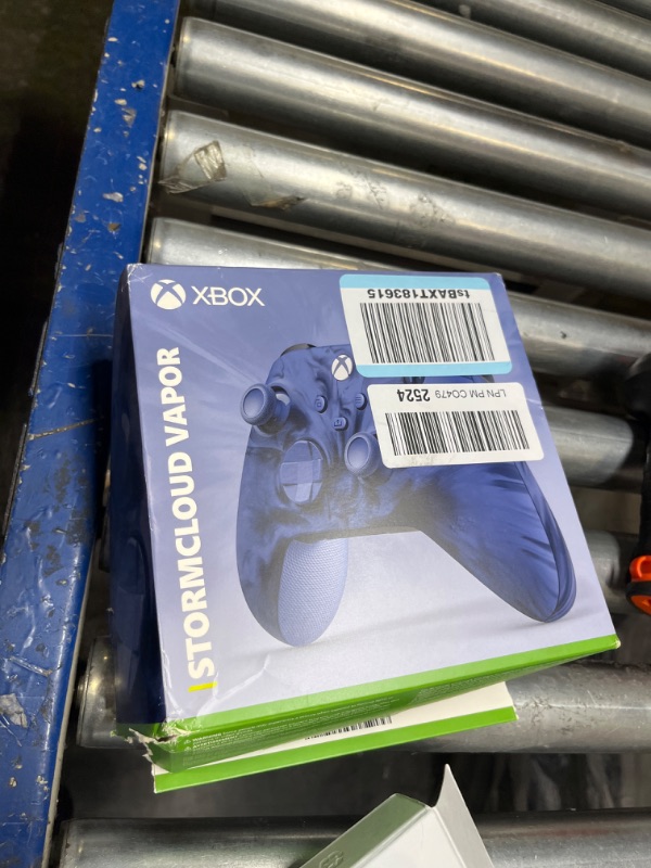 Photo 5 of ***MISSING BATTERIES***

Xbox Series X|S Wireless Controller - Vapor Series Blue

