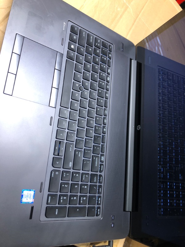 Photo 3 of HP ZBook 17 G4 Mobile Workstation (ENERGY STAR) 17.3in 500GB/8GB/8GB 2.5GHz Windows 10 Pro 64 Intel HD Graphics 630