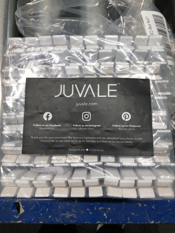 Photo 1 of Juvale 100 Pack Bulk Large White Clothespins for Hanging Laundry, Photos, DIY Crafts, 4 In