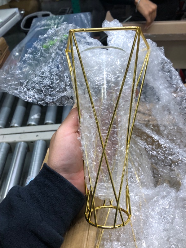 Photo 4 of 12 Pcs Gold Geometric Vase for Centerpieces Glass Vase with Metal Stand Hydroponic Plant Flower Vase Modern Vase for Wedding Home Office Centerpiece Decor (8.7 Inch)