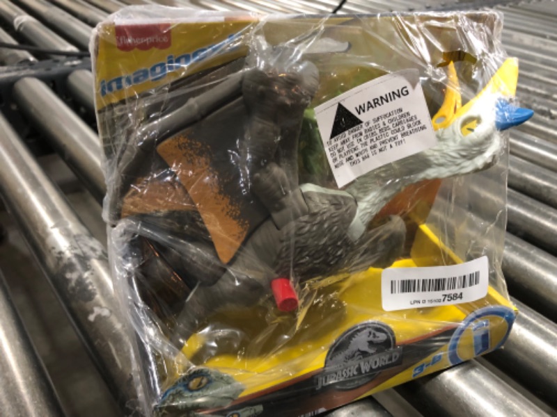 Photo 2 of Fisher-Price Imaginext Jurassic World Dominion Dinosaur Toy Soaring Quetzal with Triceratops & Accessory 3-Piece Preschool Set 3+ Years