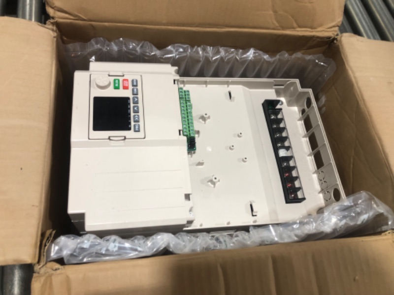 Photo 2 of LAPOND 20HP 15KW VFD Single to 3 Phase Variable Frequency Drive VFD Inverter VFD Drive 220V 60A for 3-Phase AC Motor Speed Control(15KW) 15KW/20HP