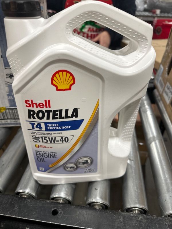 Photo 2 of Shell Rotella T4 Triple Protection Conventional 15W-40 Diesel Engine Oil (1-Gallon, Single Pack) 1 Gallon 1-Pack 15W-40