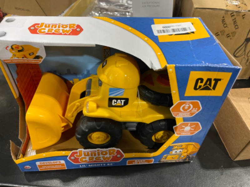 Photo 2 of Cat Construction Jr Crew Lil' RC Remote Control Loader, Remote Control Truck