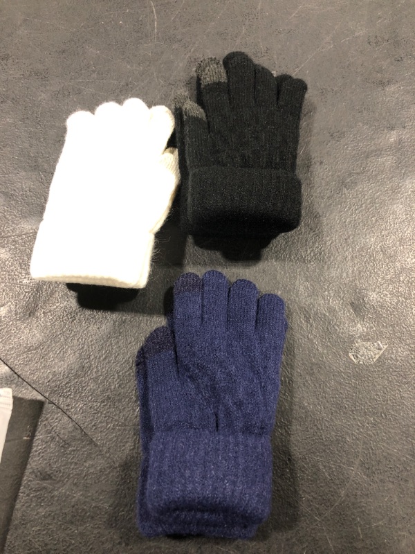 Photo 1 of 3 pair of gloves for kids. 3 - 8 years of age