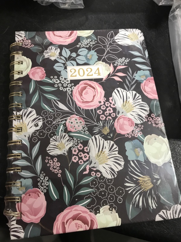 Photo 1 of 2024 weekly planner- floral