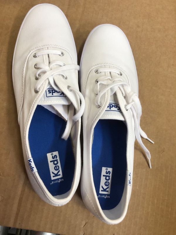 Photo 1 of Keds Women's Champion Canvas Lace Up Sneaker size 9.5
