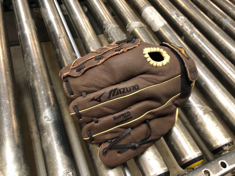 Photo 1 of baseball glove 