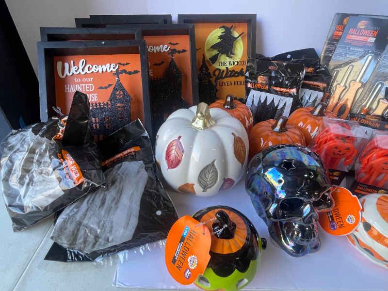 Photo 2 of  HALLOWEEN HOME DECOR ITEMS LARGE LOT 