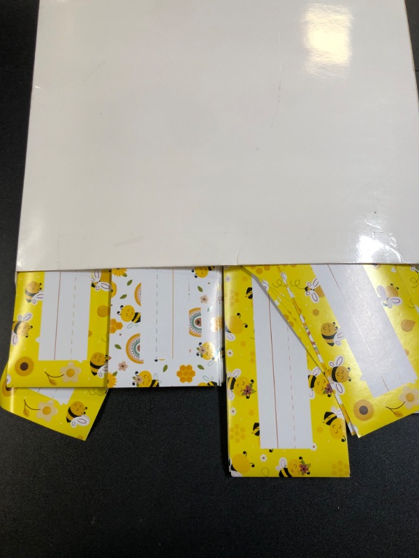 Photo 1 of 240pcs Bee Classroom Decoration 