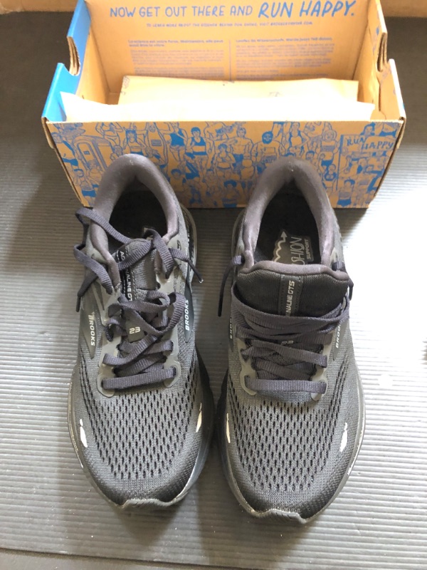 Photo 1 of Brooks  Running Sneakers Shoes   size 7 