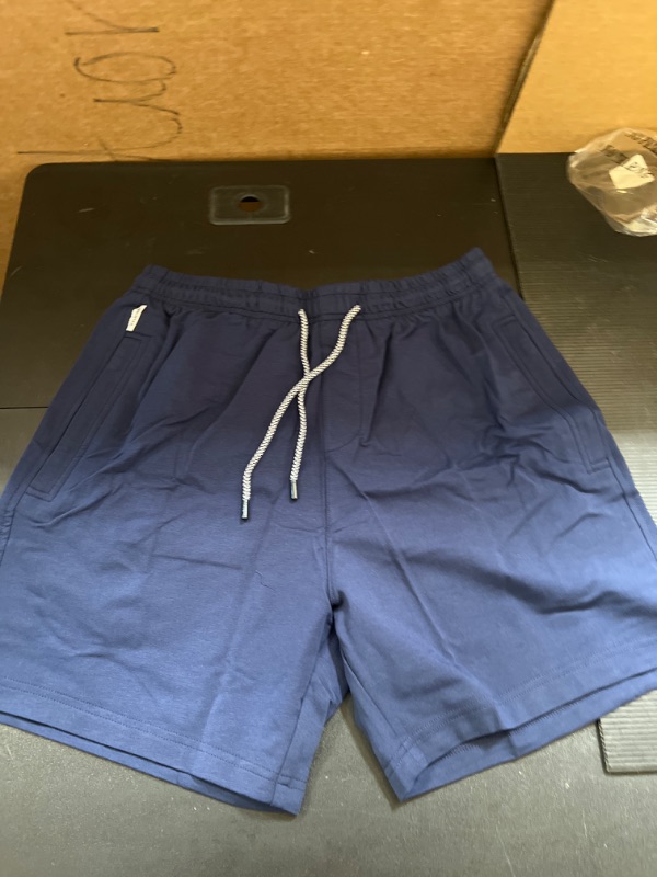 Photo 1 of mens shorts size med 