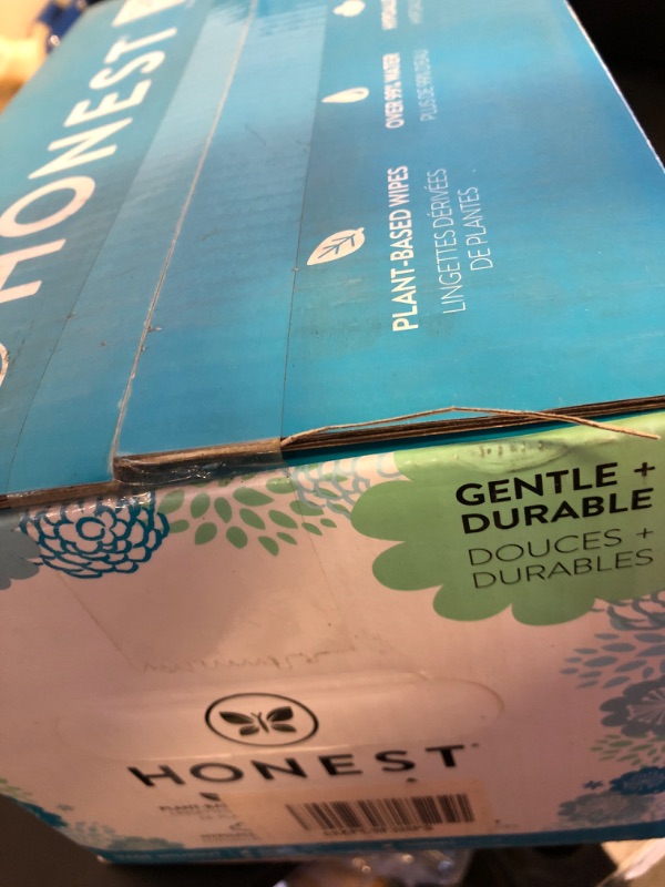 Photo 2 of The Honest Company Clean Conscious Wipes | 100% Plant-Based, 99% Water, Baby Wipes | Hypoallergenic, Dermatologist Tested | Classic, 576 Count 576 Count Classic