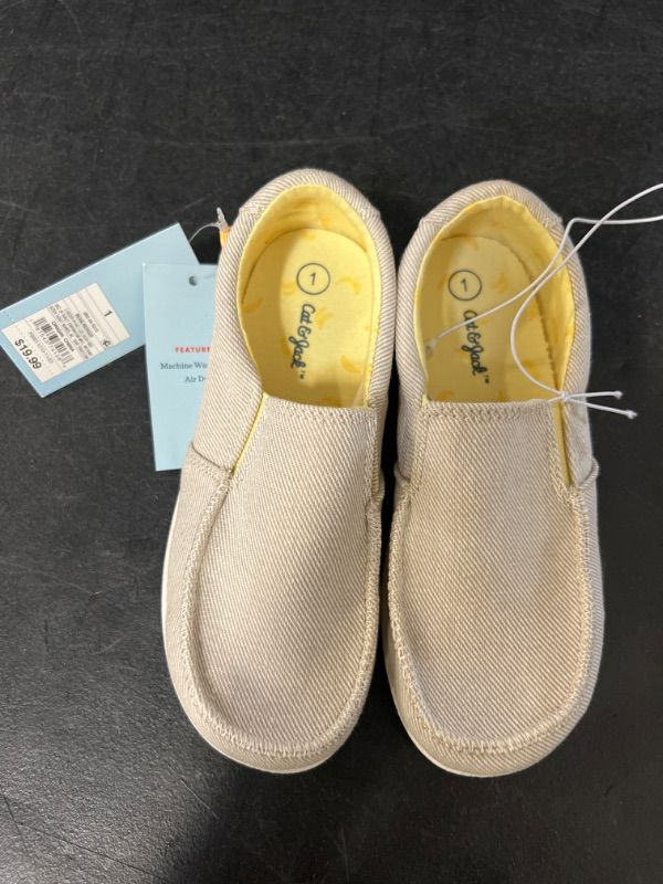 Photo 2 of CAT & JACK KIDS BERGEN SNEAKERS SIZE 1 BEIGE
