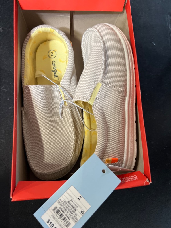 Photo 2 of CAT & JACK KIDS BERGEN SNEAKERS SIZE 2 BEIGE
