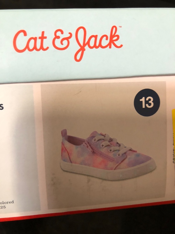 Photo 1 of CAT & JACK GIRLS LUCIEN SNEAKERS SIZE 13