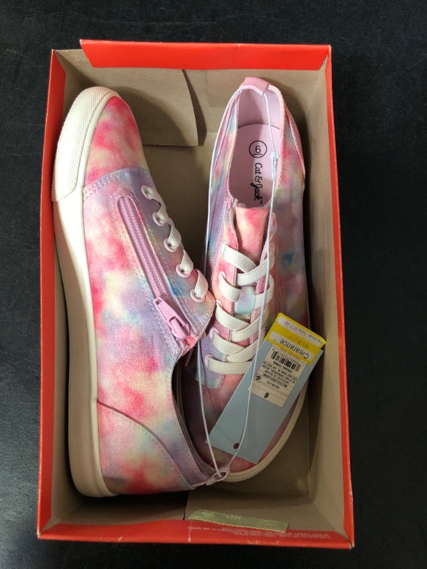 Photo 2 of CAT & JACK GIRLS LUCIEN SNEAKERS SIZE 6