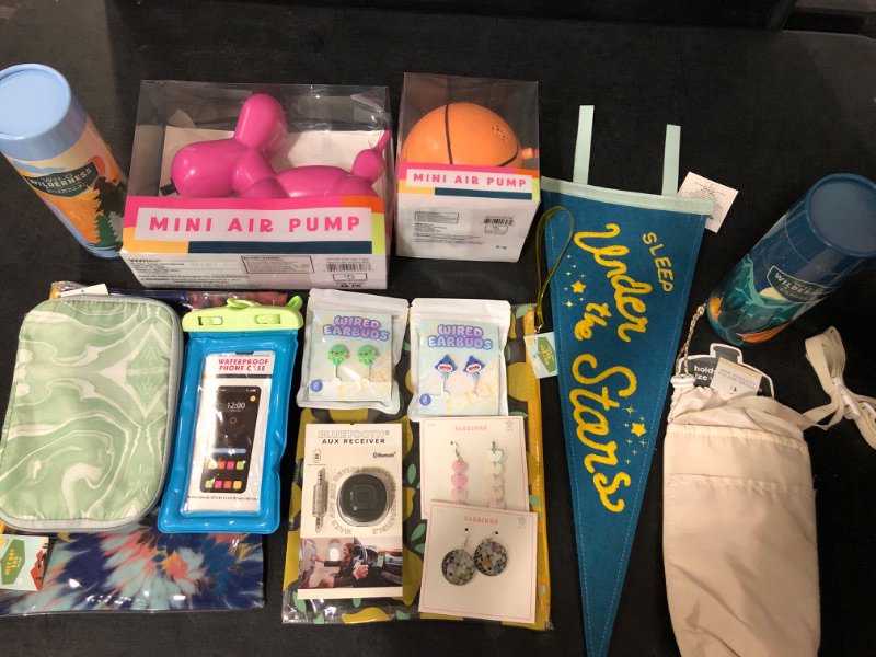 Photo 1 of Lot of 15 Miscellaneous Items 