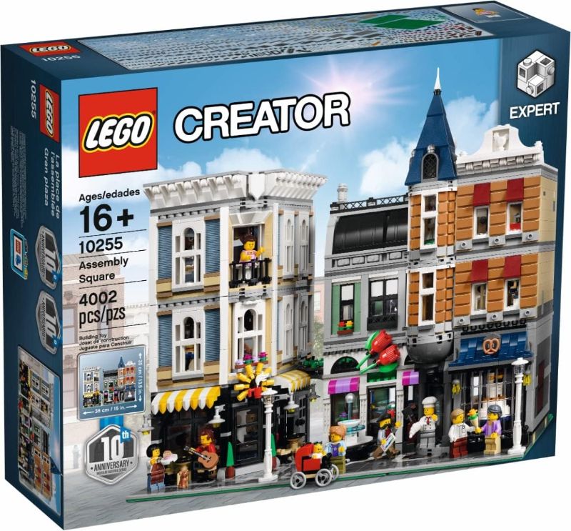 Photo 1 of LEGO Creator Expert Assembly Square 10255 Building Kit (4002 Pieces)
