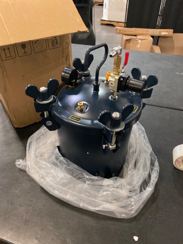 Photo 2 of CALIFORNIA AIR TOOLS 255C 2.5 Gallon Pressure Pot for Casting, Blue