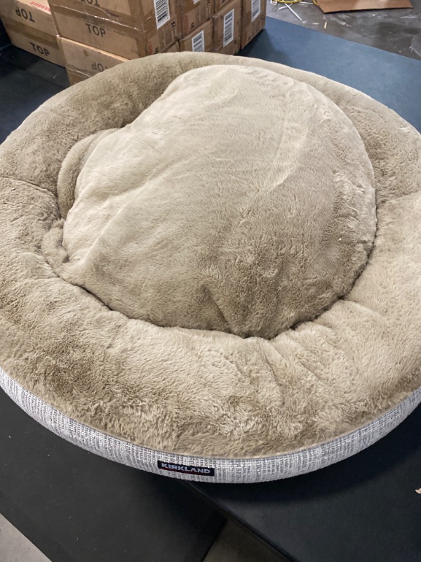 Photo 2 of Kirkland Signature Round Pet Bed 42"