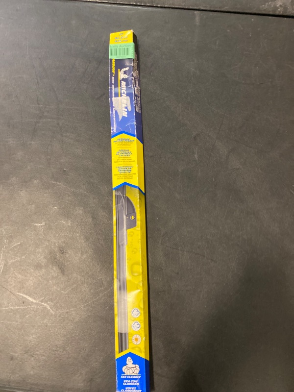 Photo 1 of Michelin 14617 Radius Premium Beam With Frameless Curved Design 17" Wiper Blade, 1 Pack