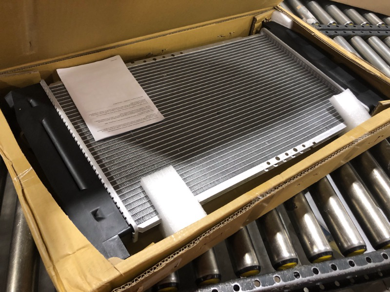 Photo 2 of Denso 2210514 Radiator