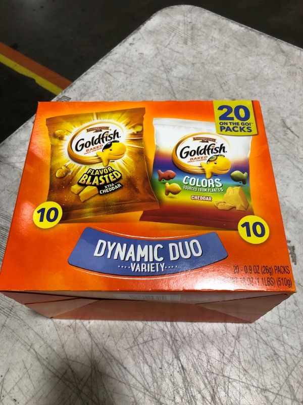Photo 2 of Goldfish Dynamic Duo Variety Pack, Colors Cheddar & Flavor Blasted Xtra Cheddar, Snack Packs, 20 Ct