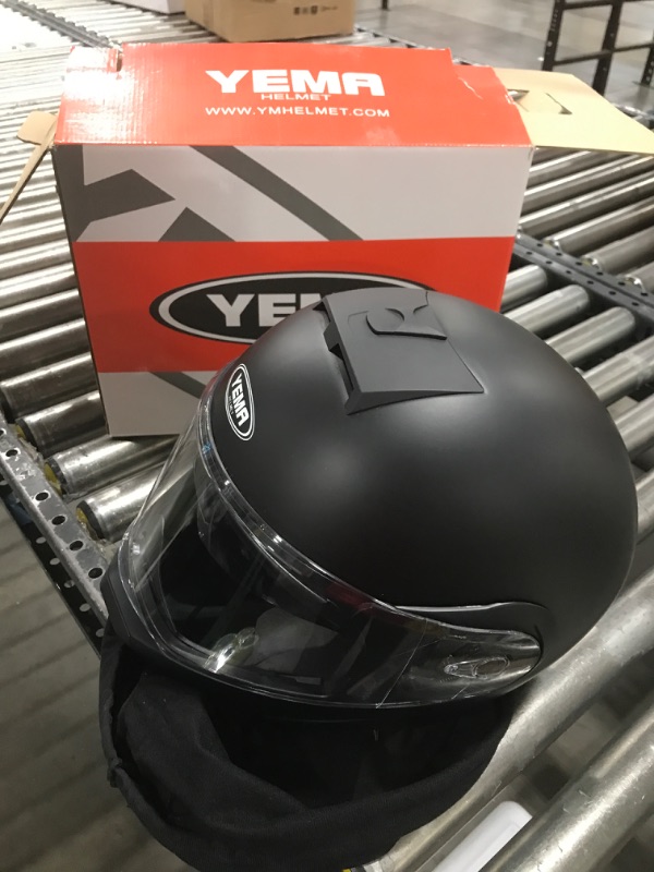 Photo 2 of Motorcycle Modular Flip-up Helmet DOT and ECE Approved - YEMA YM-929 Motorbike Casco Moto Bike Racing Helmet