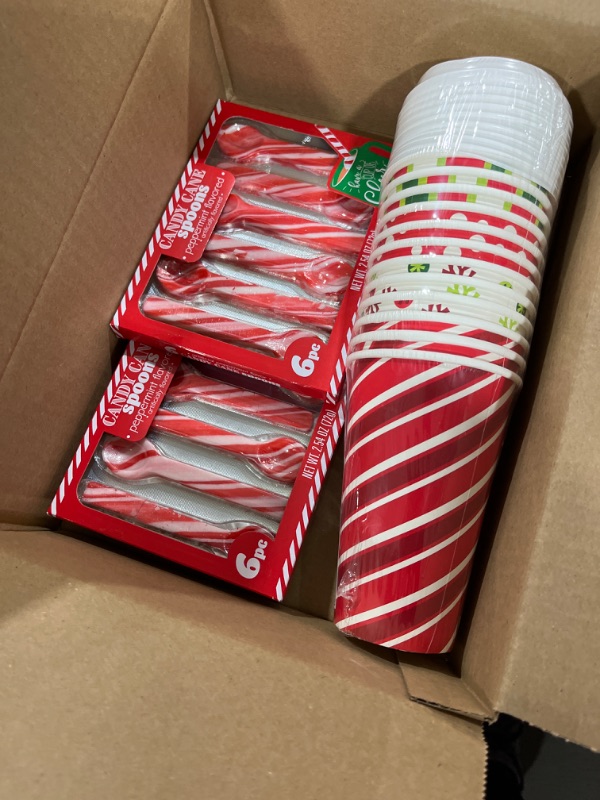 Photo 1 of 12 SET OF CUPS WITH LIDS AND CANDY CANE SPOONS PEPPERMINT FLAVOR. 