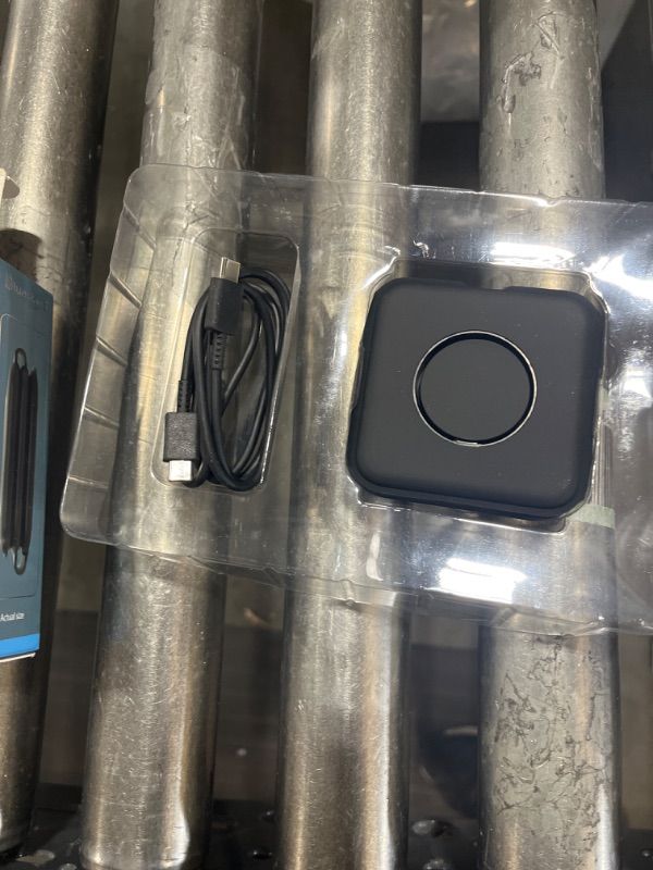 Photo 1 of Bluestone 3-In-1 15w Super Fast Magnetic Folding Charger
