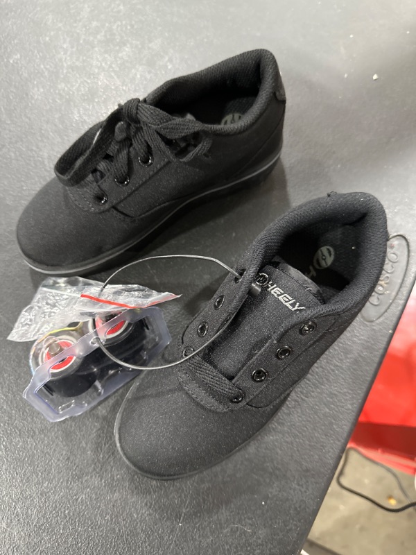 Photo 1 of Heelys Voyager Tennis Shoe YOUTH 1 