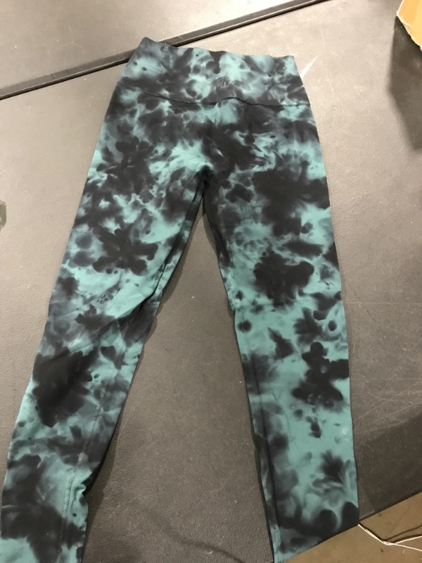 Photo 2 of Butt Scrunch Leggings Medium-Large Green Tie-dye SMALL