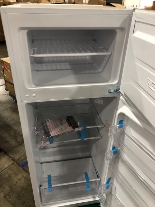 Photo 8 of 13.9 Cu. Ft. Top-Freezer Refrigerator