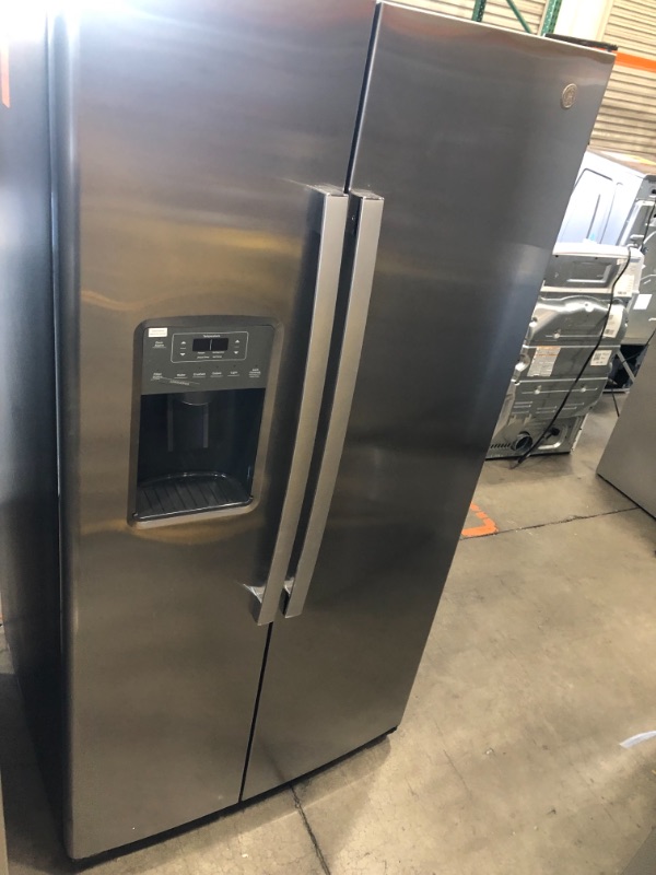 Photo 2 of GE 25.3-cu ft Side-by-Side Refrigerator with Ice Maker (Stainless Steel)
