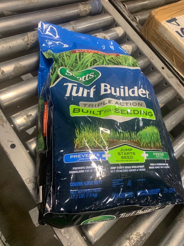 Photo 1 of Scotts Turf Builder Triple Action Built For Seeding, Weed Preventer and Fertilizer for New Lawns, 4,000 sq. ft., 17.2 lbs. 4,000 sq. ft. Triple Action