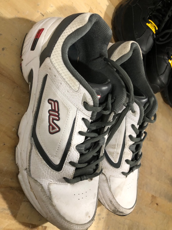 Photo 1 of size 10 fila shoes
