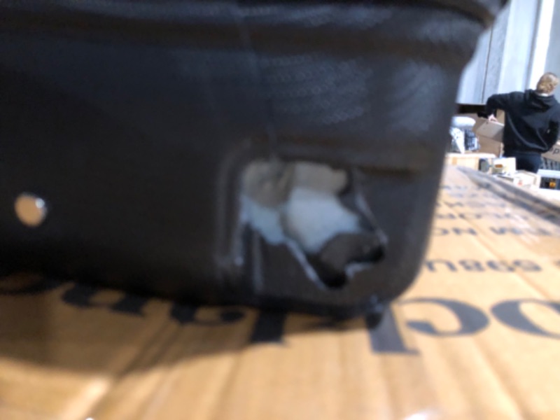 Photo 4 of **MAJOR DAMAGE TO WHEEL**
Rockland London Hardside Spinner Wheel Luggage, Black, Carry-On 20-Inch 