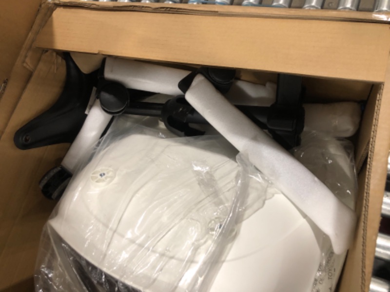 Photo 1 of WHITE OFFICE CHAIR