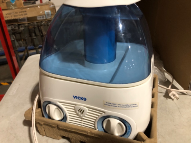 Photo 3 of **MISSING TOP PIECE**
Vicks Starry Night Filtered Cool Mist Humidifier, 1 Gallon Tank 