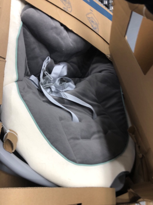 Photo 3 of ***missing hardwear*****Graco DuetSoothe Swing and Rocker Light Beige, Light Green