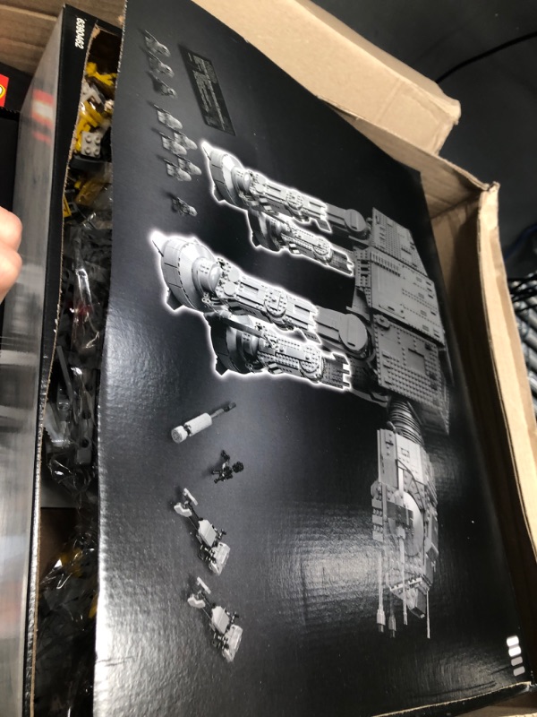 Photo 1 of **SEE NOTES/DAMAGED**
LEGO Star Wars at-at 75313 Building Set for Adults (6785 Pieces)1025821265
