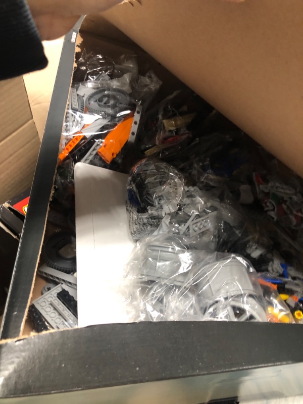 Photo 1 of **SEE NOTES/DAMAGED**
LEGO Star Wars at-at 75313 Building Set for Adults (6785 Pieces)1025821265
