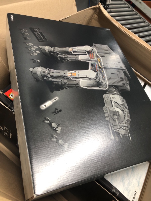 Photo 1 of **SEE NOTES/DAMAGED**
LEGO Star Wars at-at 75313 Building Set for Adults (6785 Pieces)1025821265
