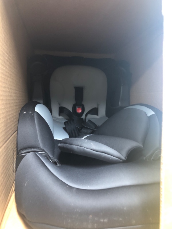 Photo 3 of Safety 1st Grand 2-in-1 Booster Car Seat, Extended Use: Forward-Facing with Harness, 30-65 pounds and Belt-Positioning Booster, 40-120 pounds, Dunes Edge