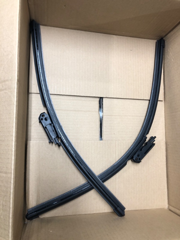 Photo 1 of Rain-X 810162 Latitude 2-In-1 Water Repellent Wiper Blades, 24" and 20" Windshield Wipers (Pack Of 2), Automotive Replacement Windshield Wiper Blades With Patented Rain-X Water Repellency Formula 24" and 20" Combo