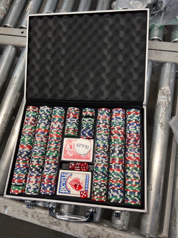 Photo 2 of Comie Poker Chips,500PCS Poker Chip Set with Aluminum Travel Case,11.5 Gram Poker Set for Texas Holdem Blackjack Gambling Red Green Black White Blue